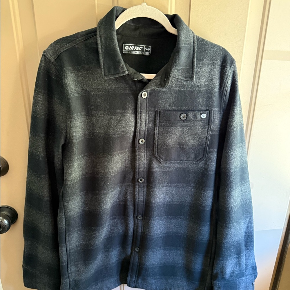 NWT HI-TEC Mens Long Sleeve button Front Shirt/Jacket Size S/P Black Plaid.